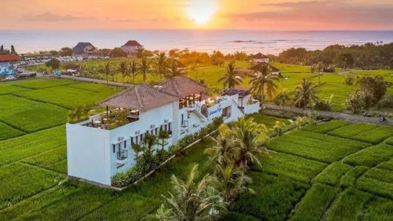 Swell Hotel, Pool Bar & Restaurant Tanah Lot Buitenkant foto
