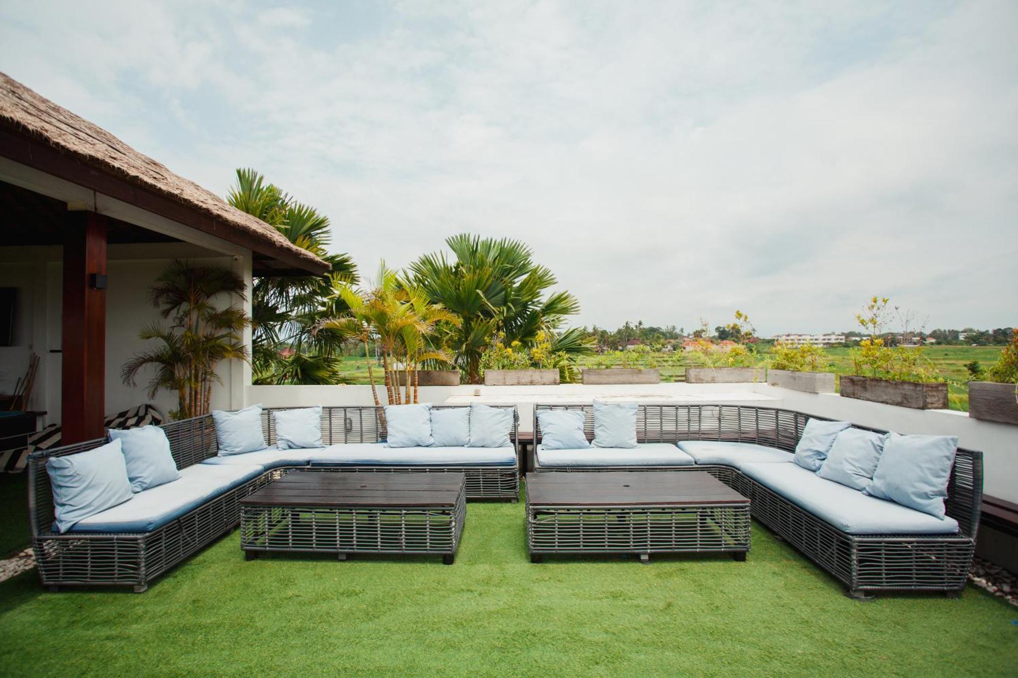 Swell Hotel, Pool Bar & Restaurant Tanah Lot Buitenkant foto