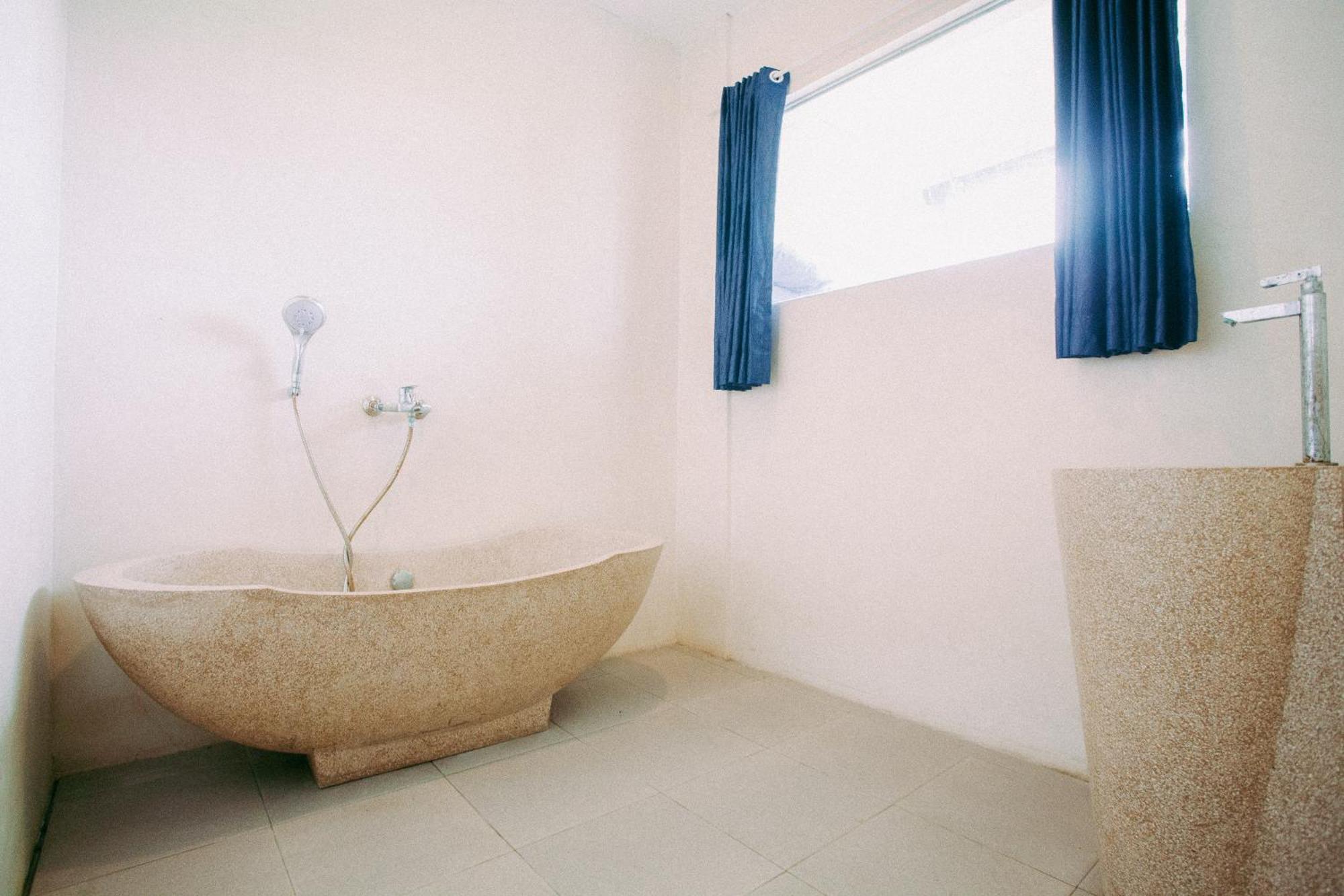 Swell Hotel, Pool Bar & Restaurant Tanah Lot Buitenkant foto
